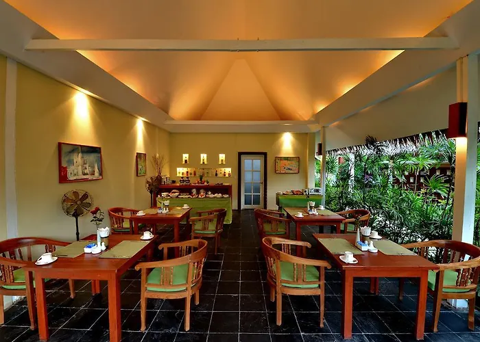 Oasis Hotel