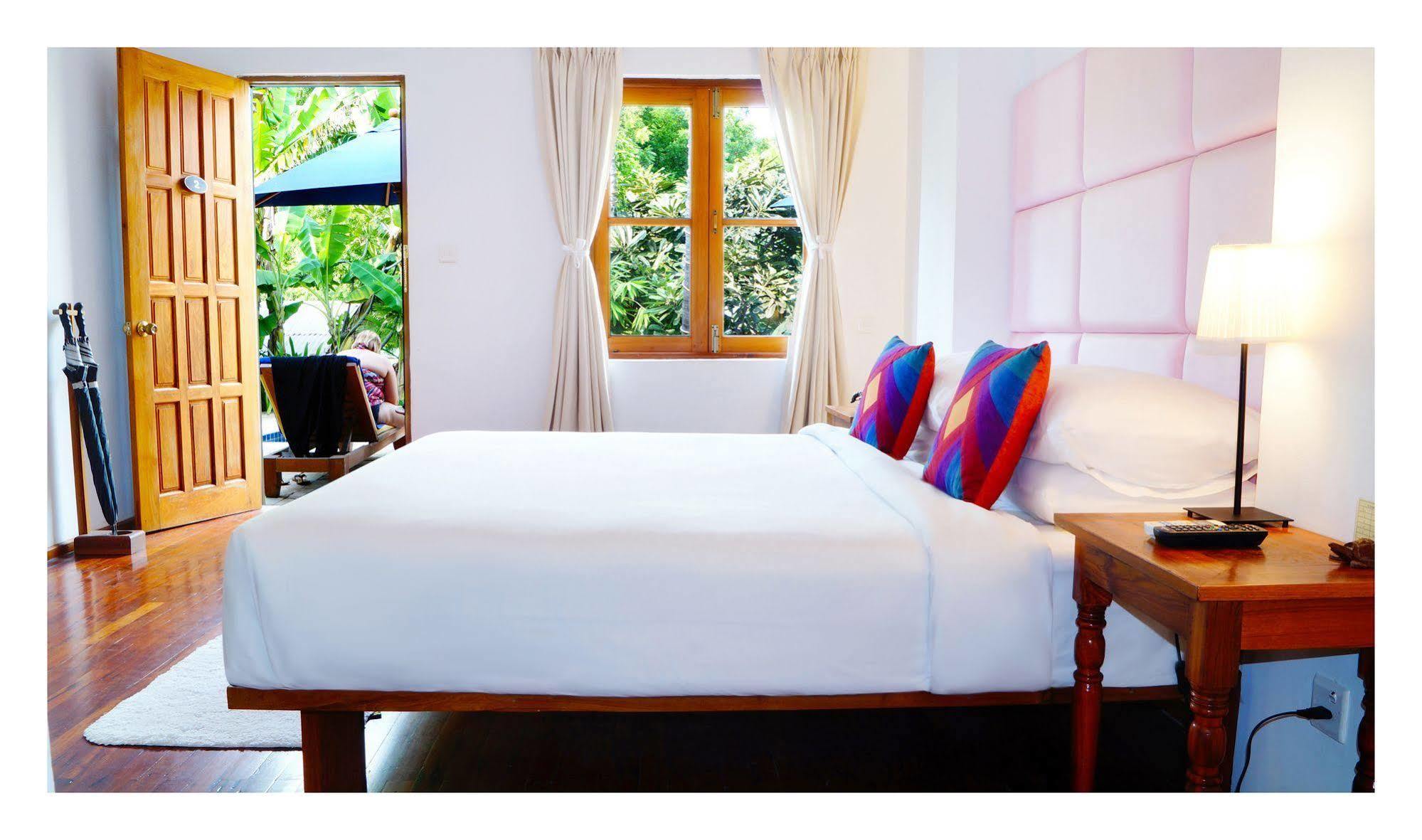 Oasis Hotel 2*